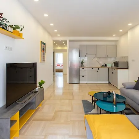Appartement L38 Hobeika Fleur 7min Walk To Beach,free Park,balc&ac *