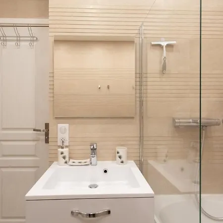 L38 Hobeika Fleur 7min Walk To Beach,free Park,balc&ac アパート ニース