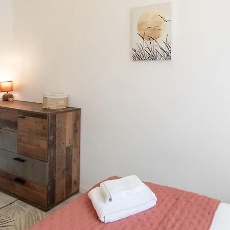 L38 Hobeika Fleur 7min Walk To Beach,free Park,balc&ac