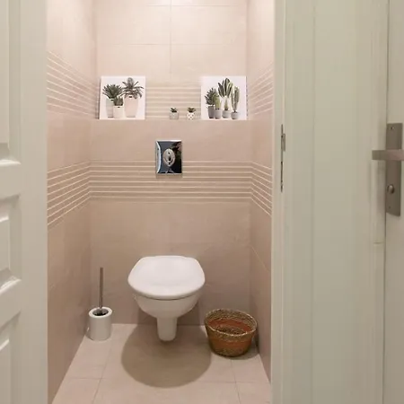 L38 Staywizus - Fleur 7min Walk To Beach, Free Parking Balcony & Ac Apartman