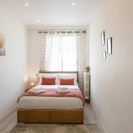 Apartman L38 Staywizus - Fleur 7min Walk To Beach, Free Parking Balcony & Ac