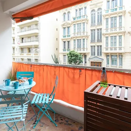Apartman L38 Staywizus - Fleur 7min Walk To Beach, Free Parking Balcony & Ac